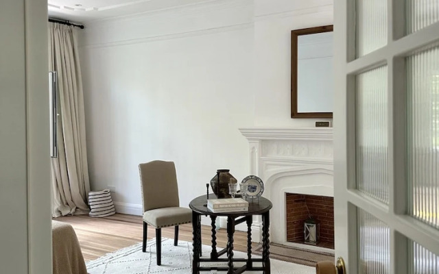 Shanghai Hills& Art Suite 17