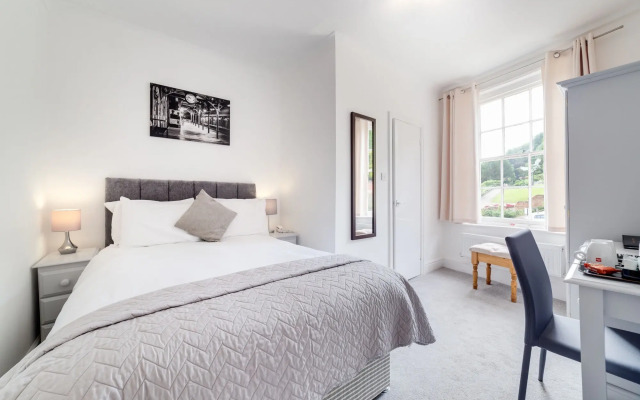 The Mount Pleasant Hotel