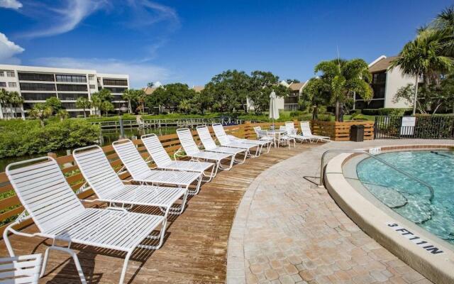 Midnight Cove II Bldg 7: Top Floor With Views