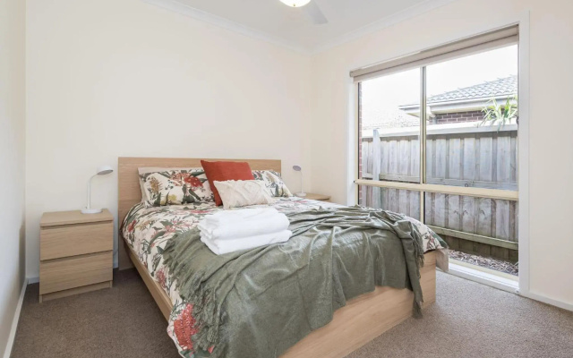 WOODLAND HEATH ESCAPE PET FRIENDLY WIFI AND LINEN Inc