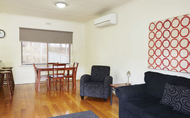 National Hotel Complex and Bendigo Central Apartments