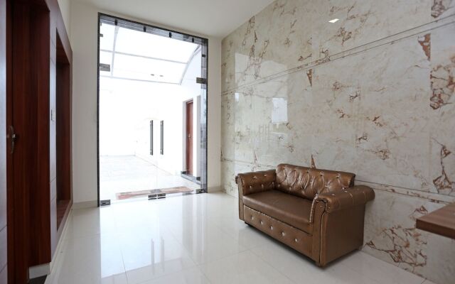 OYO 16768 Hotel Lotus Grand