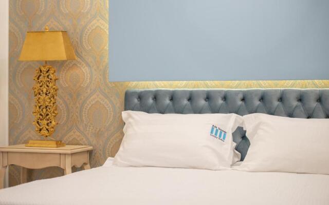 Pela Veranda Exquisite Suites