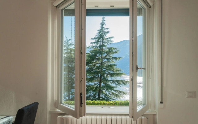 The Secret Lake View by Rent all Como