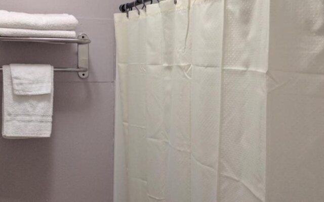 Budget Inn & Suites