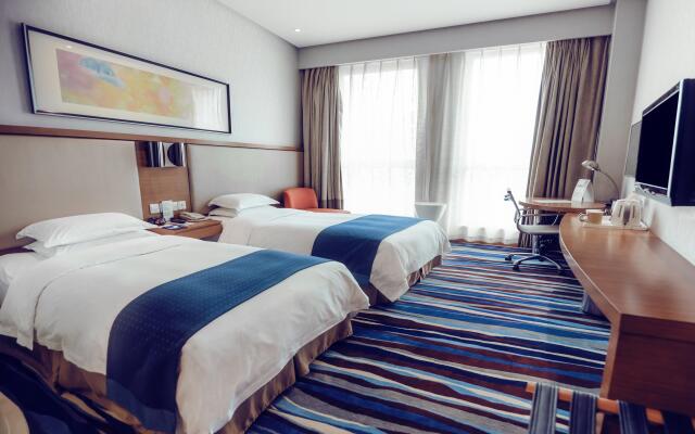Holiday Inn Express Chongqing Guanyinqiao by IHG