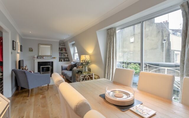 Stylish 1 Bedroom Penthouse Near Notting Hill