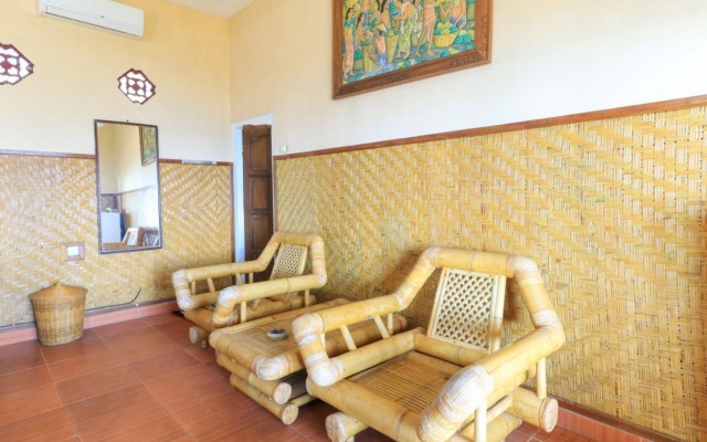 Hotel Tara Bar & Resto Air Sanih by ZUZU