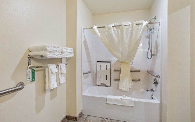 Cobblestone Hotel & Suites - International Falls