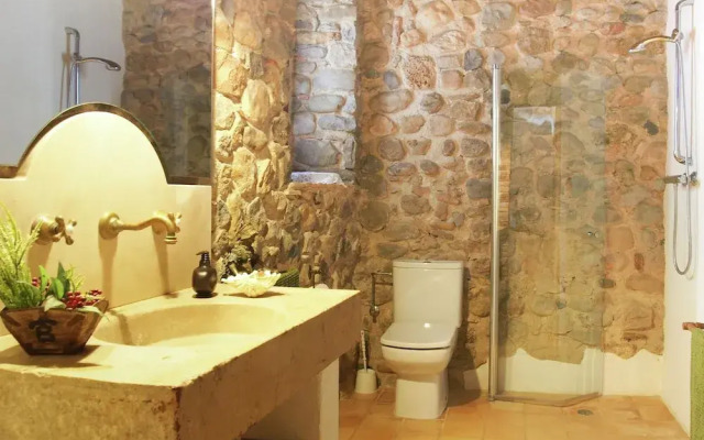 Traditional Estate From the XIV Century, With Swimming Pool