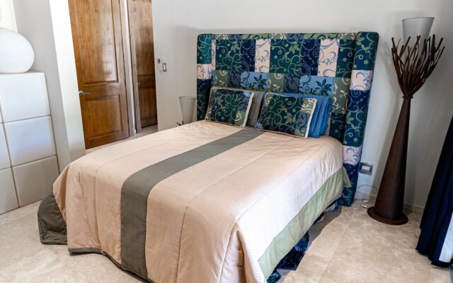 Malmok Luxury Villa