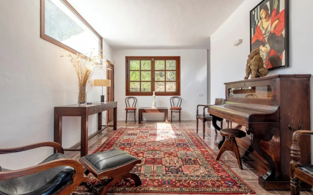 San Josep 6-bed Villa, Sleeps 14, Pool & Sea View