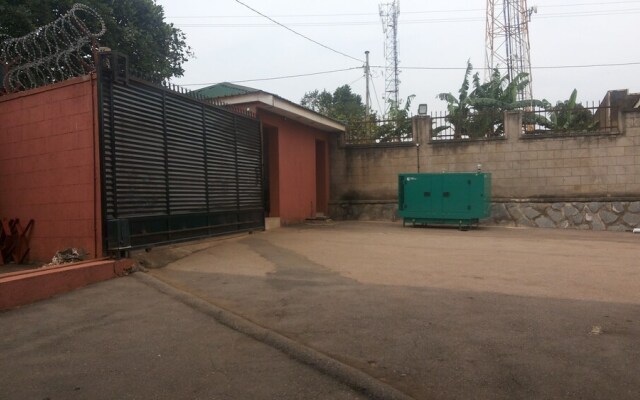 Daks Hotel Kirinya