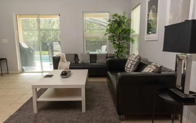 Beautiful Vacation Home Near Disney