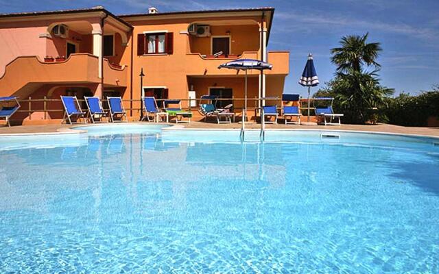 Apartment in Tamarispa with garden furniture
