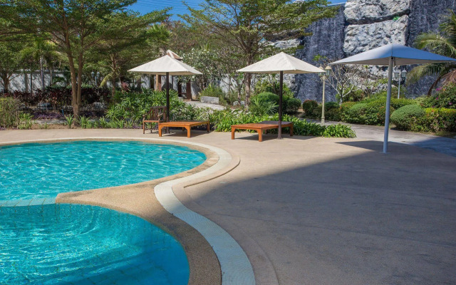 R-Con Wong Amat Suite