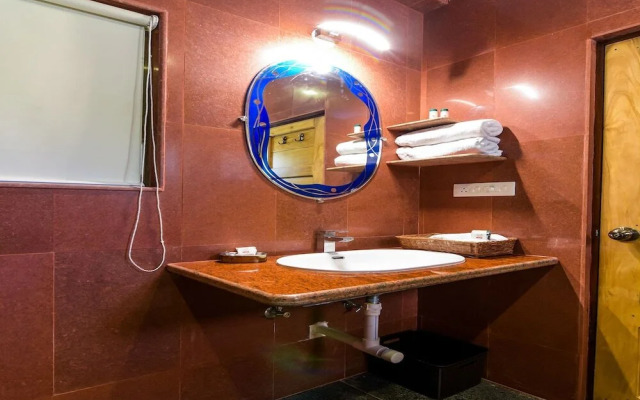 Aarya Boulevard by OYO Rooms