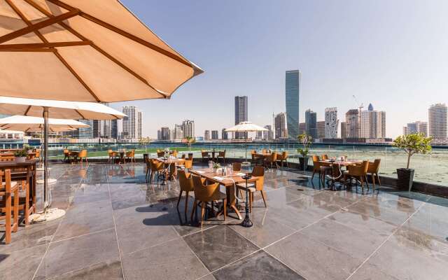 Radisson Blu Hotel, Dubai Waterfront