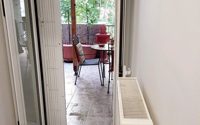 Large terrace apartment near city centre