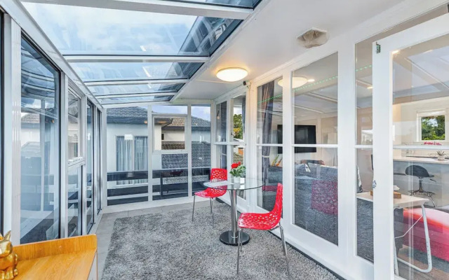 Freshly Renovated 3Br Ellerslie Home