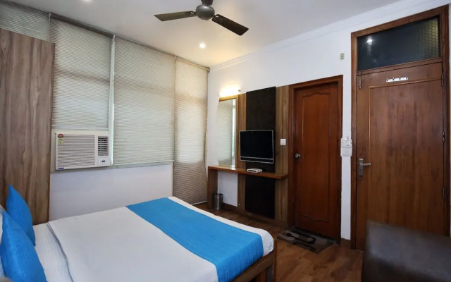 OYO 9230 Hotel Royal Brooks