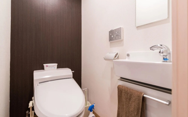 Yeah Room Zeus The Garden