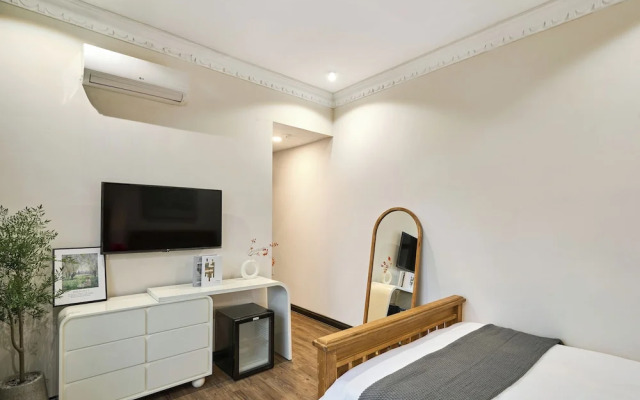 The Passion Lux Airport Hotel Apartment