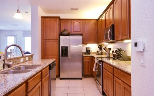 Pool Side Escape 3 Bedroom Condo
