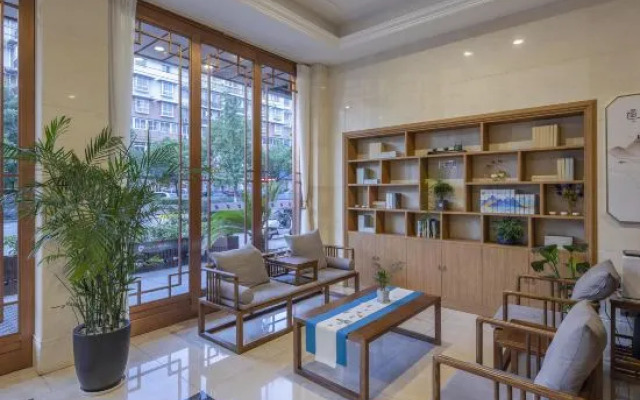 Manju Hotel Ningbo Polytechnic