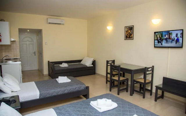 Adonis Hotel