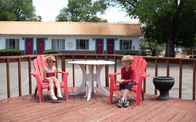 Circle R Motel