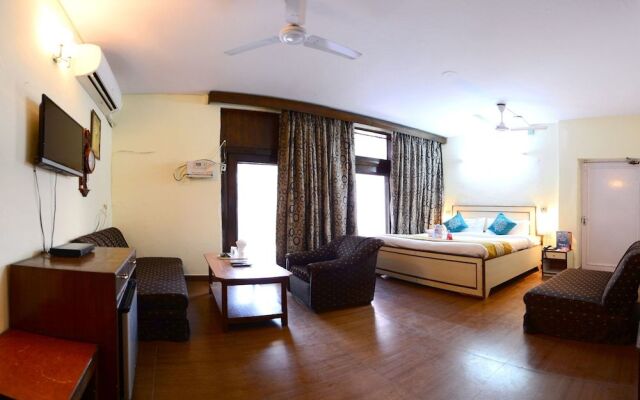 OYO 9266 Home Stay Kapoor Inn