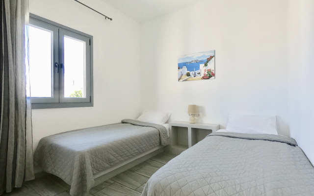 Anny Studios Perissa Beach