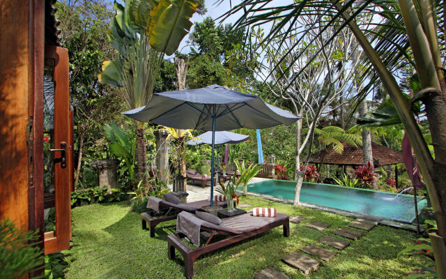 The Mahogany Villa