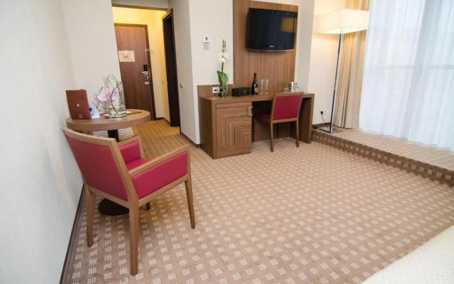Central Plaza Hotel