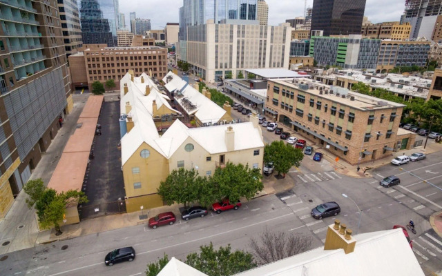 Residences at The Railyards - Downtown Austin