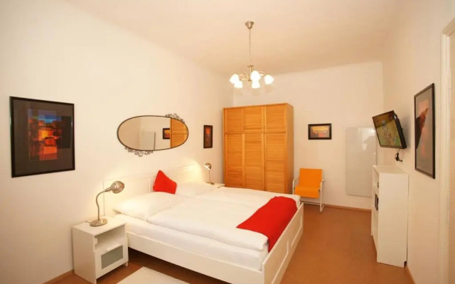 Freundliches Apartment mit Innenhof-Garten