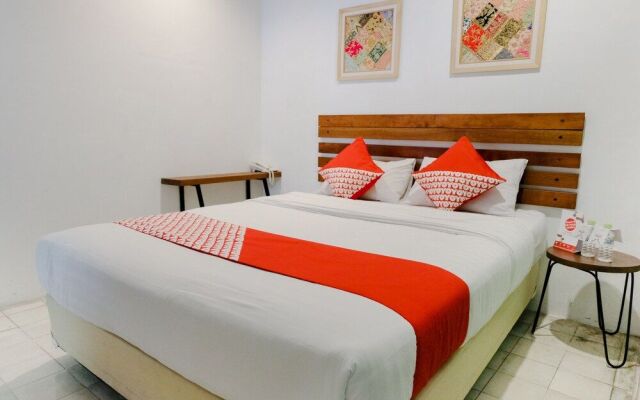 OYO 626 Augustina Home