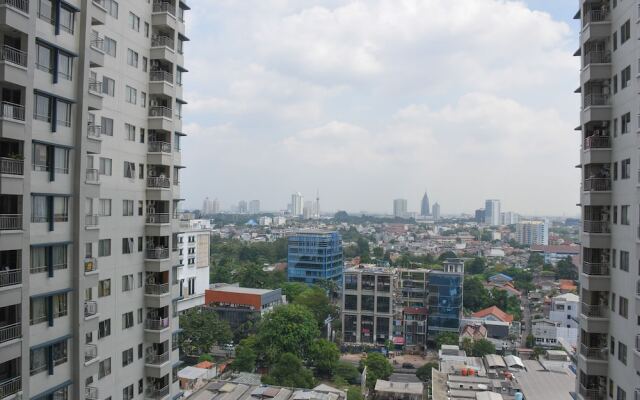 Strategic 2Br At Sudirman Park Apartment Near Tanah Abang By Travelio