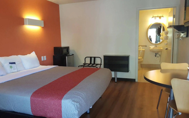 Motel 6 Columbus, OH - OSU