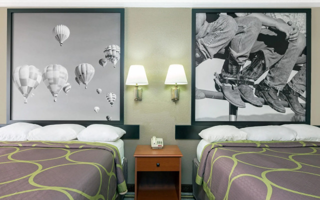 Super 8 Longview/North