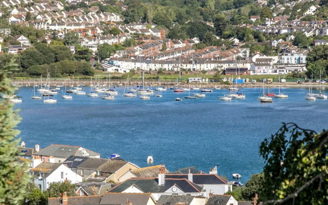 Coombe Bank in Teignmouth
