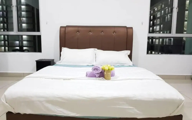 OYO Home 90418 Suriamas Suites Condominium 1