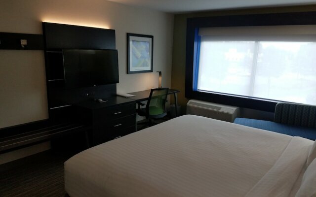 Holiday Inn Express & Suites Milledgeville