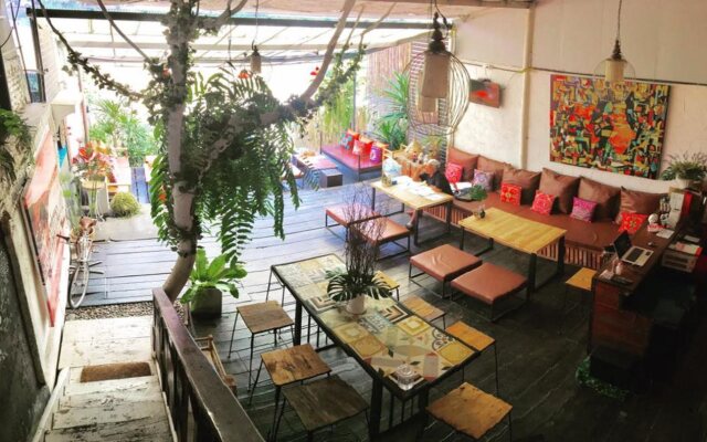 Sleep Ping Bed & River Bar - Hostel