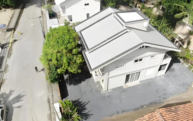 Studio novo 200m da praia de Bombinhas