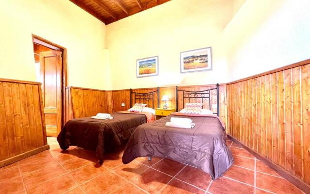 Casa Rural 3 con Barbacoa Cerca de Playa Hermigua