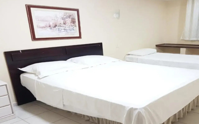 OYO Del Verde Hotel