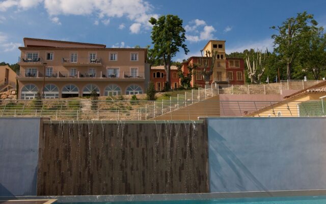 Neat Apartment With Dishwasher, in the Middle of Provence