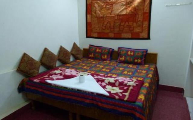 Gajanand Guesthouse